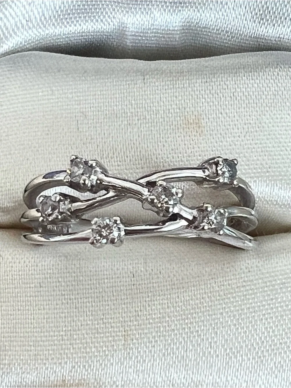 Five genuine diamonds white gold ring - Picture 5 of 7